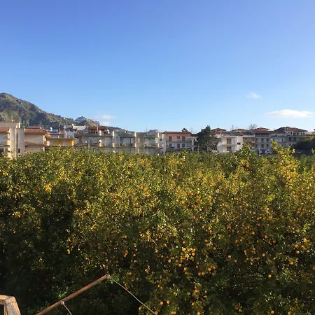 לינה וארוחת בוקר Al Chiaro Di Luna טאורמינה